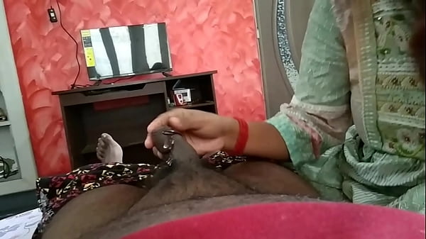 Play MP4 - Hot Tania love to suck with chocolate