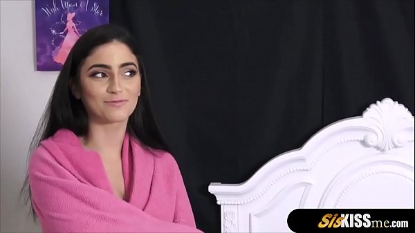 Play MP4 - My cute stepsis was shocked of my big erected cock