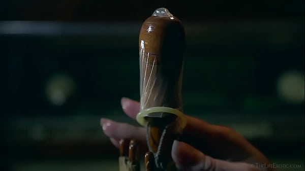 Play MP4 - AINY MONDAY &vert; EROTIC ART &vert; PAUL BLACK