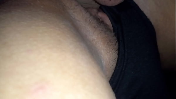 น้ำแตกเยอะมากในรูหีของสาวนักศึกษาหีสวยเย็ดเธอในท่าหมา 