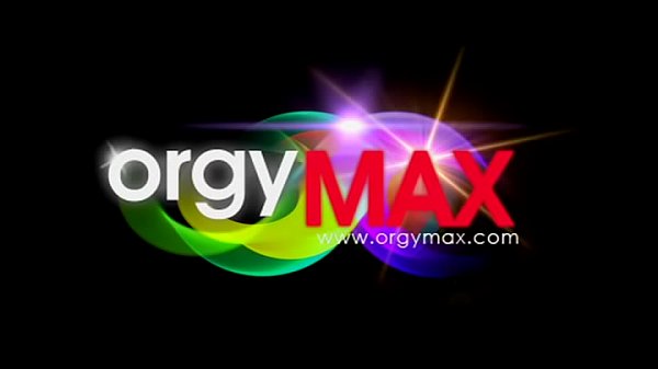 Naked_gal Eliss Fire_deep throat fellatio