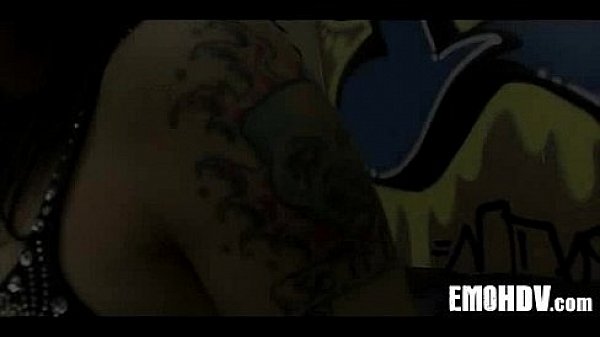 Nonton Emo Tatted Babe 071 thumbnail