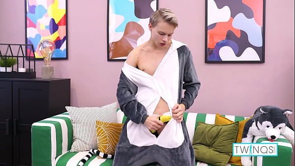 Play MP4 - Kinky Twink Christian Adams Jerks Off In His Cute Pajamas&excl;