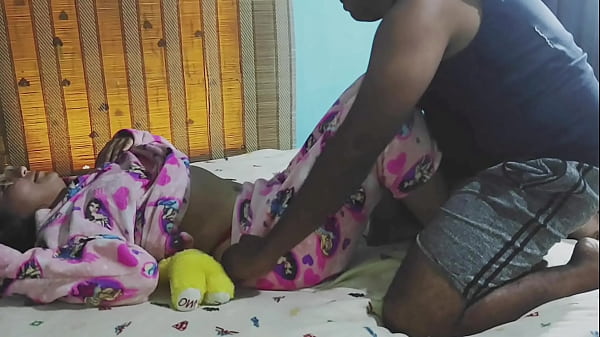 Ensenando a mi hijastra a leer ya que no lo hace muy bien luego me pide que si le puedo ense&ntilde;ar mi pene 