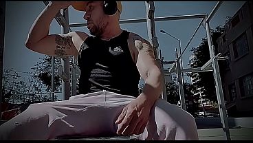 De ser todo un macho este chacal mexicano es ahora todo un marica sumiso con castidad en su peque&ntildeo pene