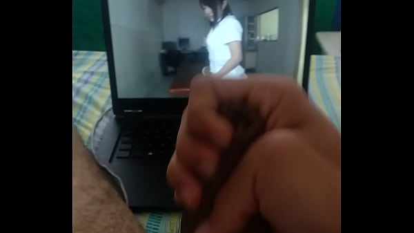 Fantasiando en coger a una chica mientras mi_compa no está