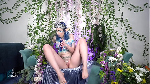 Sensational New Elf Cosplay - So Hot... Can You Handle Watching This? thumbnail