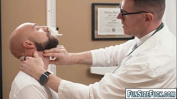 INCREDIBLE! Deepthroat ULTRASOUND gay doctor! 