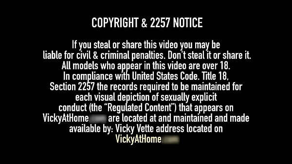 Nonton Buxom Blonde Vicky Vette Rubs Her Tits And Twat In Her Fluffy Lingerie thumbnail