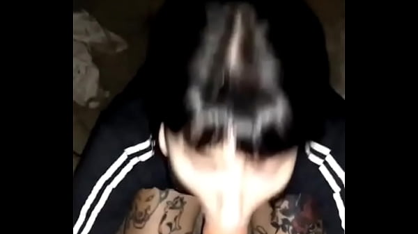 Mi cu&ntilde;ada Pendeja argentina me la chupa en la calle 