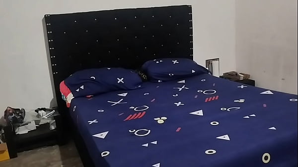 Nonton Miro A Mi Inocente Vecina Masturb&aacute;ndose El Co&ntilde;o Tan Bien Que No Puedo Soportarlo M&aacute;s Y Termino Cogi&eacute;ndole El Co&ntilde;o Duro thumbnail