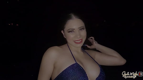 Play MP4 - Mi novio me coge en la carretera