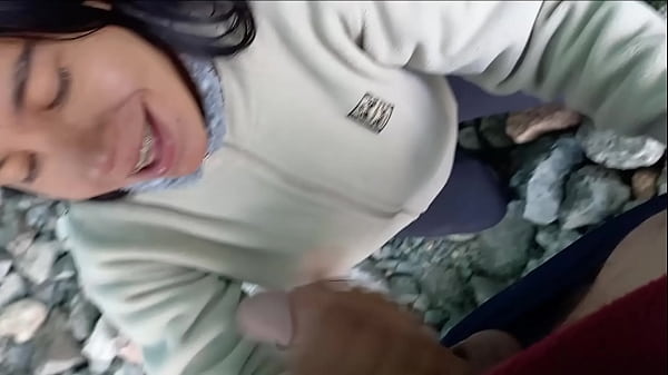 Mamada_en publico haciendo Trekking en el Glaciar_"Hielo Azul"