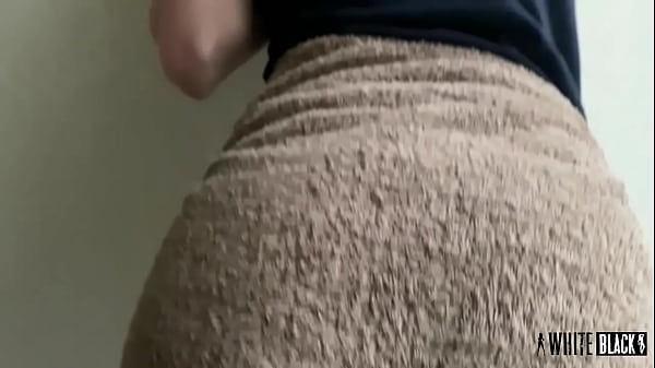 Nonton The Master Deeply Fists His Obedient Slave Girl In Front Of Passersby. thumbnail