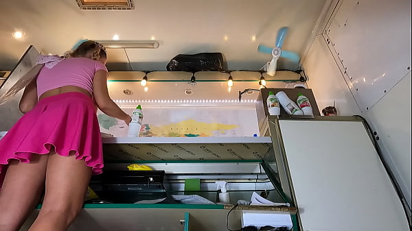 Nonton Sexy Slut Working Half Naked And Serving Unaware Customers thumbnail