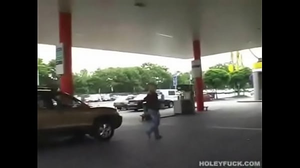 Teen fucking in toilet