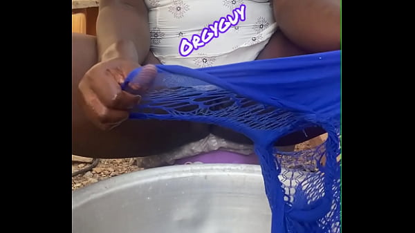 Peep me wash dirty thongs outside 