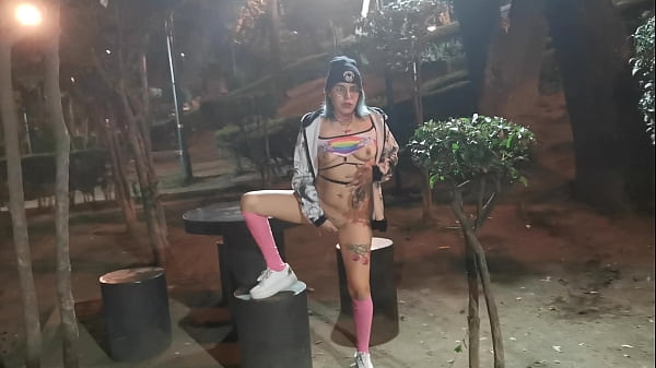 Sumisa Exhibida En La Calle thumbnail