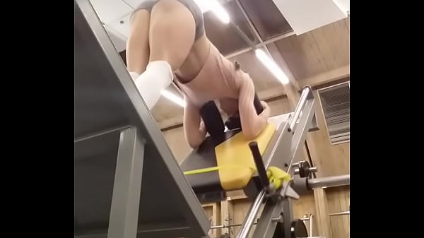 Play MP4 - culona en el gym 3