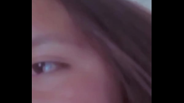 Mostrandole mis senos a un chico de girona 