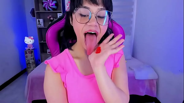 Play MP4 - Lila Jordan Gummy playing