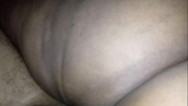 Play MP4 - Morena rabuda sentando