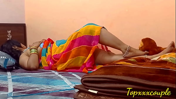 Play MP4 - गरमाई हुई भाभी को घोड़ी बनाकर ताबड़तोड़ चोदा ।