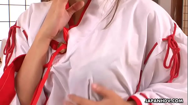 Asian bitchhas a hot time_as she toy masturbates