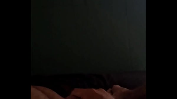 Me masturbei e fiquei todo gozadinho