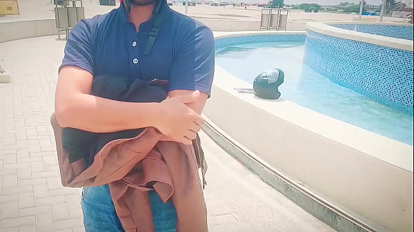 Play MP4 - Chica SEXI Bisexual de Gran Culo Ofrece DINERO POR SEXO EN LA calle