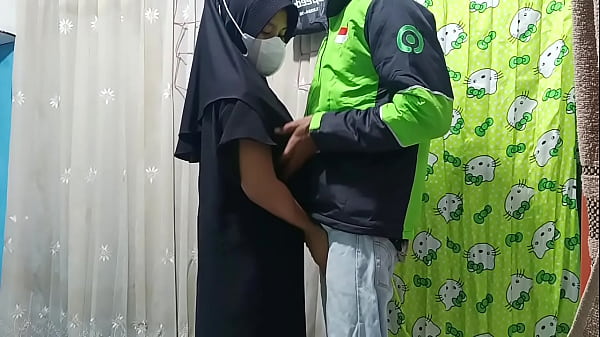 Play MP4 - Prank memesan gojek ajak ngentot di rumah