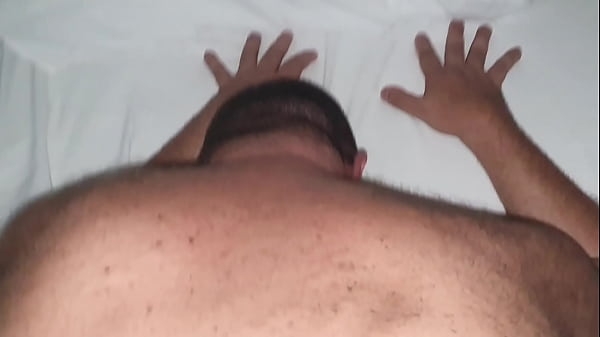 e eu todo arrega&ccedil;ado de quatro levando pica. 