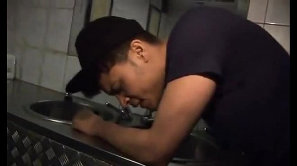 Play MP4 - Ba&ntilde;o P&uacute;blico