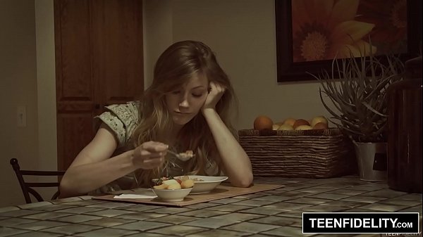 Play MP4 - TEENFIDELITY Ivy Wolfe Birthday Creampie