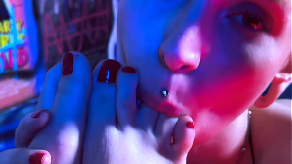 Hottie BabesPlayingFootsies Messy_Foot Play