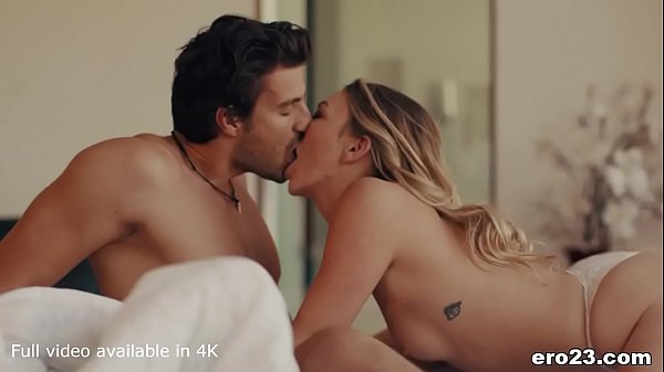 Boyfriend making breakfast gets Adira Allure horny