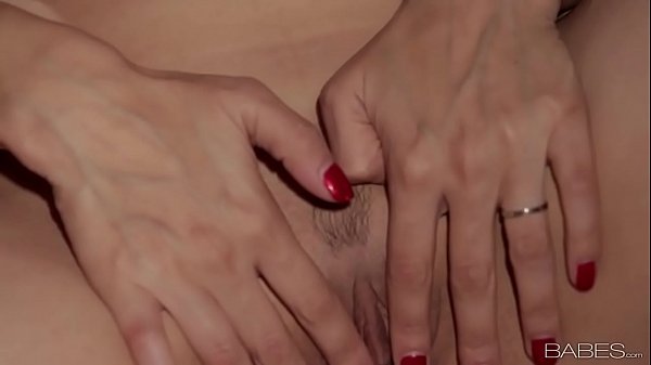 Play MP4 - Sunny Unchained