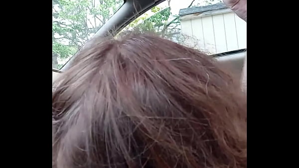 Play MP4 - giving morning blowjob to my buddy in car