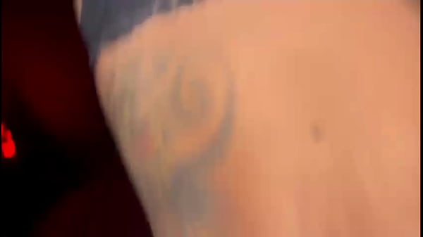 Play MP4 - CORNO DEIXA SUA ESPOSA DA SEM CAMISINHA DENTRO DA CABINE