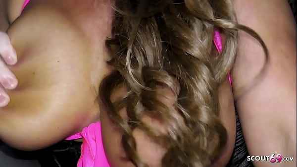 LIMO GANGBANG MIT DEUTSCHE_MEGA TITTEN MILF SEXY SUSI