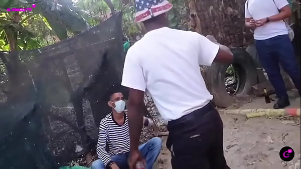 Nonton Preguntando En El Caser&iacute;o thumbnail