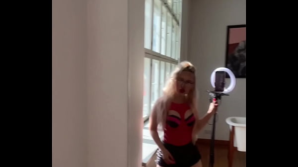 Nonton Sissy, Cry While I Watch Through My Big Glasses thumbnail