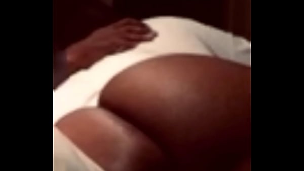 Watch how my ass jiggle 