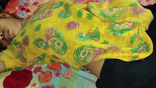 Play MP4 - Desi indian village babhi ko dever ne nange boobs dekh liye baad me dever ne choda