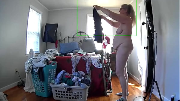 Sexy Mature Stepmom Busted Putting Away Laundry! thumbnail