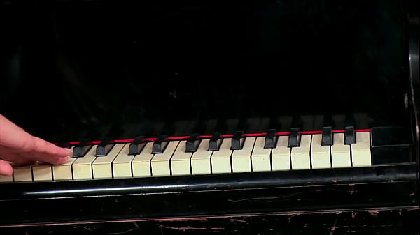 Nonton A Slender Slut Purrs Loudly With Pleasure When A Man Rams Her Gaped Asshole And Then Gets A Large Facial Cumshot As A Prize thumbnail