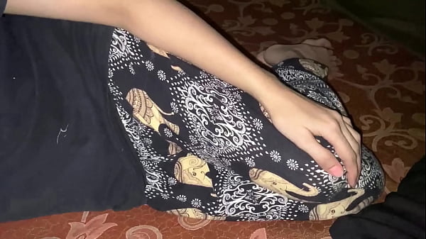 मैंने मोसी को रात के अंधेरे में चोदा thumbnail