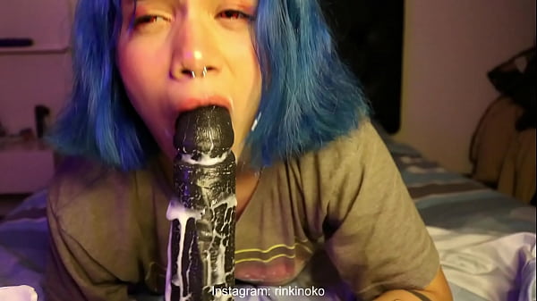 Chica friki se mete toda_tu vergaa la boca