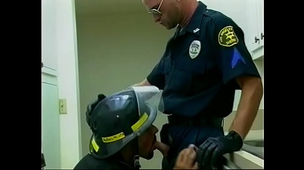 Play MP4 - Wild handsome cop gives blowy with passion in the office