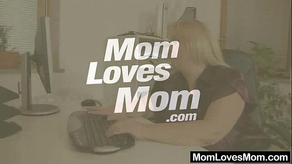 Amateur mom loveshousewife plus_shag toys